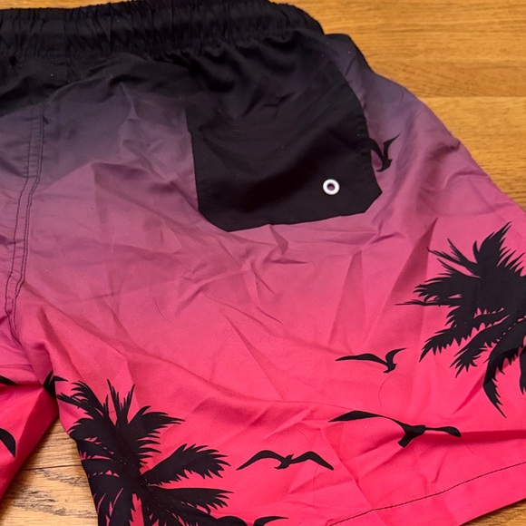 Gradient Pink Swim Shorts with Palm Tree Design XXL NEW - Picture 7 of 10